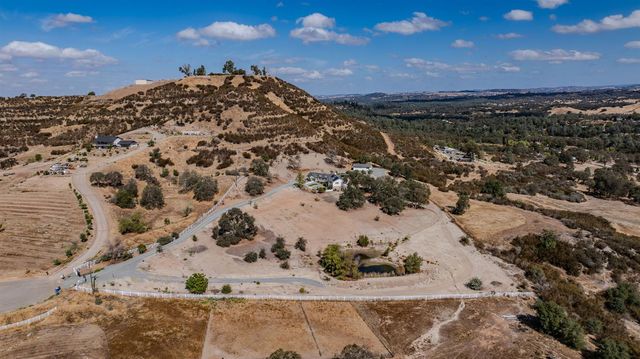 100 Dakota Dr, Valley Springs, CA 95252