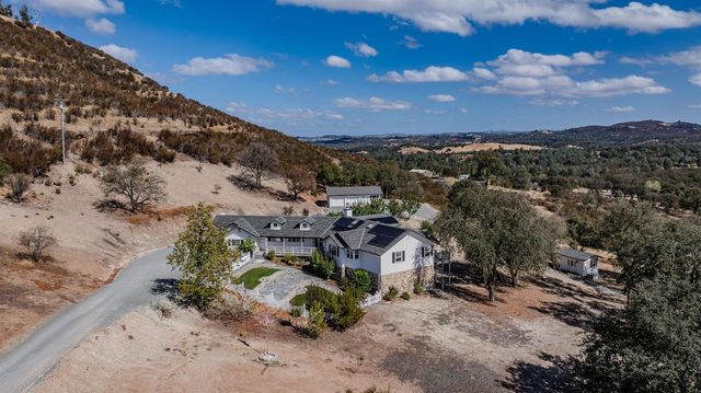 100 Dakota Dr, Valley Springs, CA 95252
