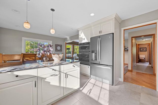 6510 Lincrest DRIVE, Mount Pleasant, WI 53406