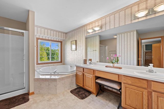 6510 Lincrest DRIVE, Mount Pleasant, WI 53406