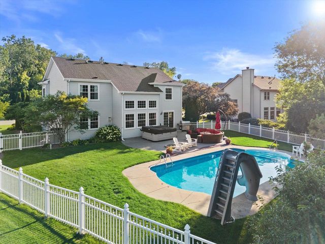 6510 Lincrest DRIVE, Mount Pleasant, WI 53406