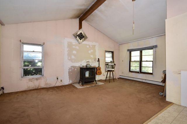 19 South Kingman Street, Lakeville, MA 02347