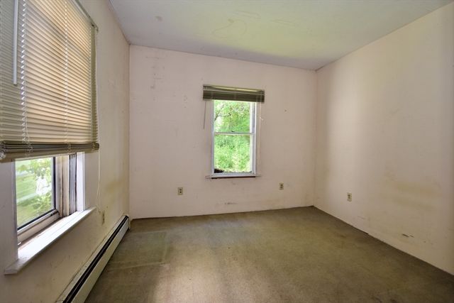 19 South Kingman Street, Lakeville, MA 02347