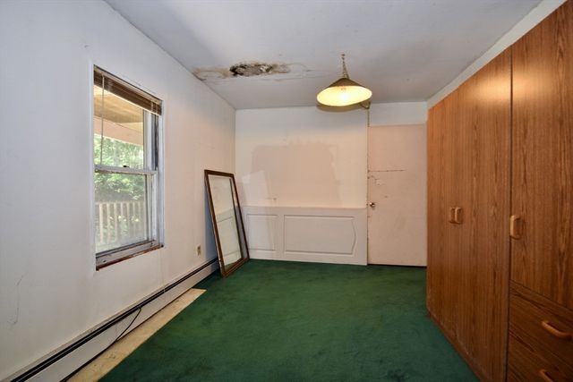19 South Kingman Street, Lakeville, MA 02347