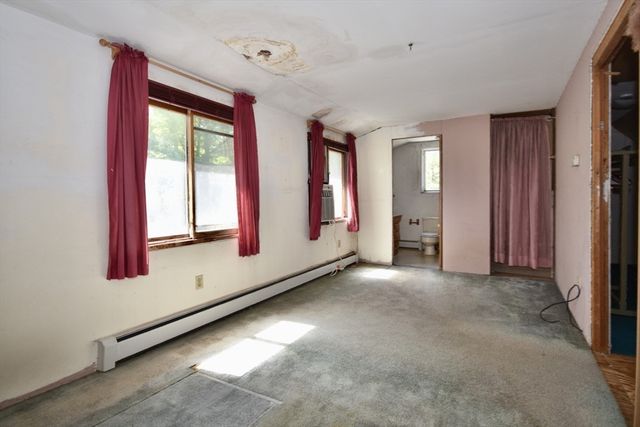 19 South Kingman Street, Lakeville, MA 02347