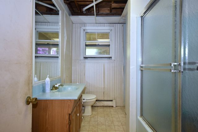 19 South Kingman Street, Lakeville, MA 02347