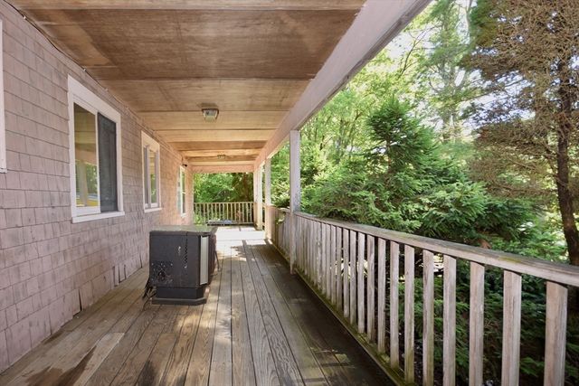 19 South Kingman Street, Lakeville, MA 02347
