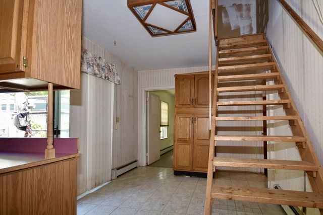 19 South Kingman Street, Lakeville, MA 02347