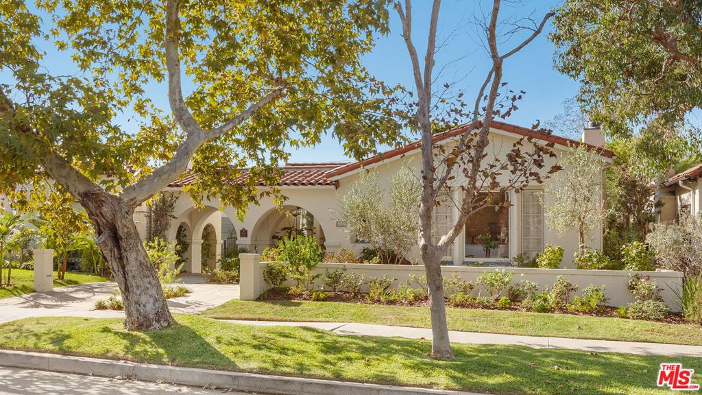 1067 S Point View Street, Los Angeles, CA 90035 — photo 2