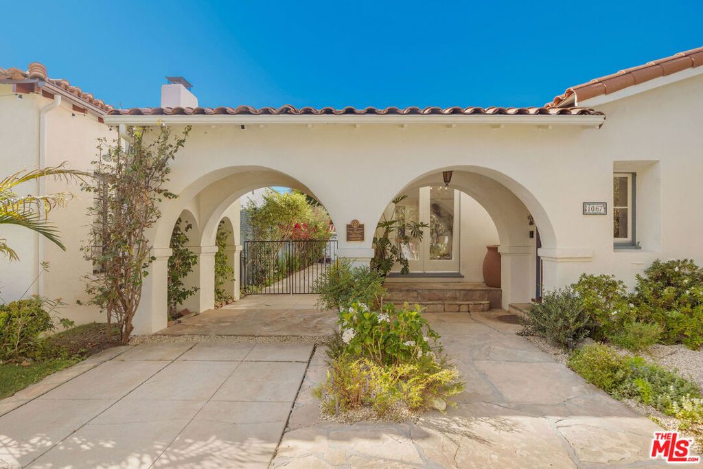 1067 S Point View Street, Los Angeles, CA 90035 — photo 3