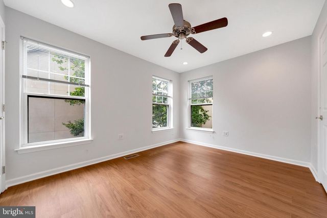1318 BAINBRIDGE ST, Philadelphia, PA 19147