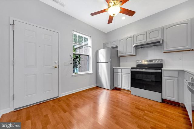1318 BAINBRIDGE ST, Philadelphia, PA 19147