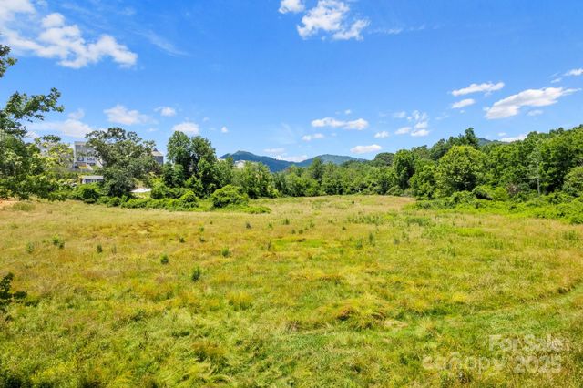 9999 Holbrook Road, Asheville, NC 28806
