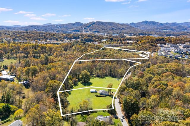 9999 Holbrook Road, Asheville, NC 28806