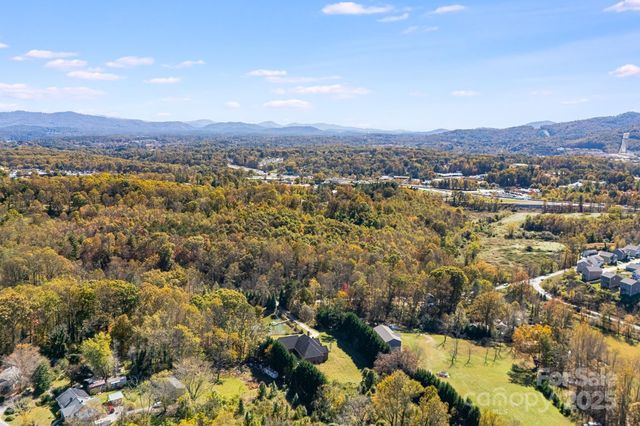 9999 Holbrook Road, Asheville, NC 28806