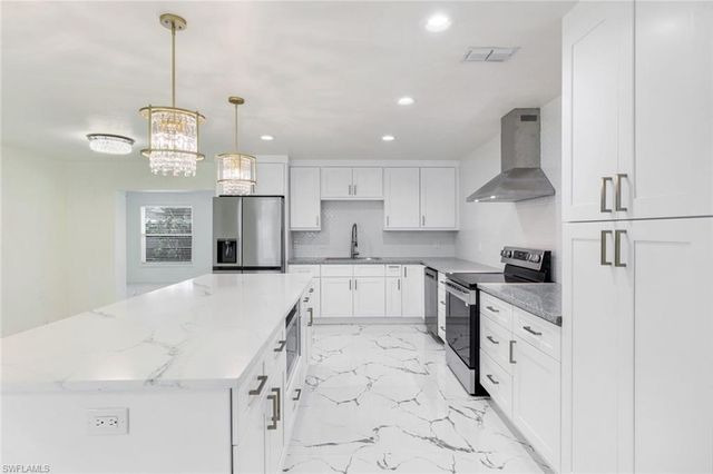 6031 Macbeth LN, Fort Myers, FL 33908