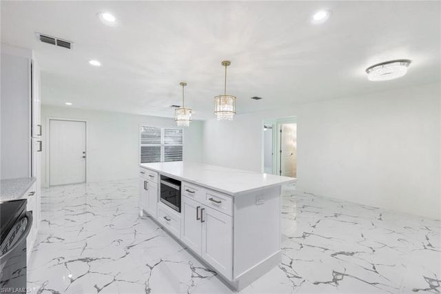 6031 Macbeth LN, Fort Myers, FL 33908