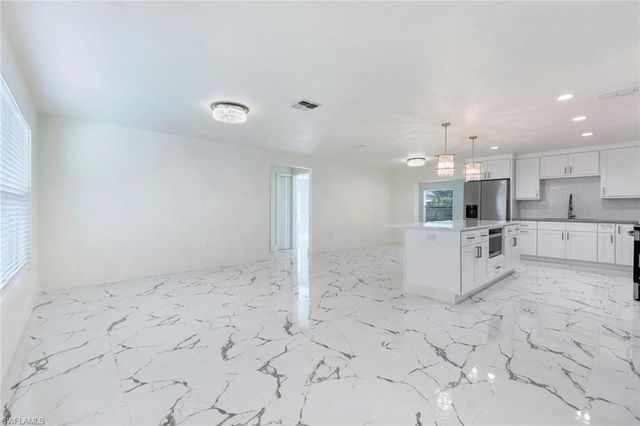 6031 Macbeth LN, Fort Myers, FL 33908