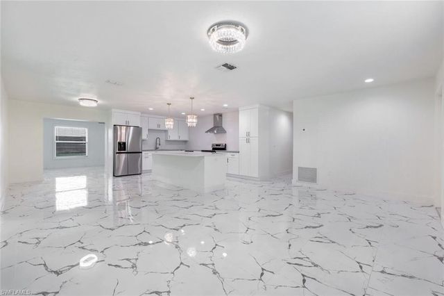 6031 Macbeth LN, Fort Myers, FL 33908