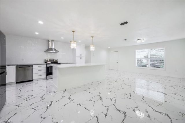 6031 Macbeth LN, Fort Myers, FL 33908