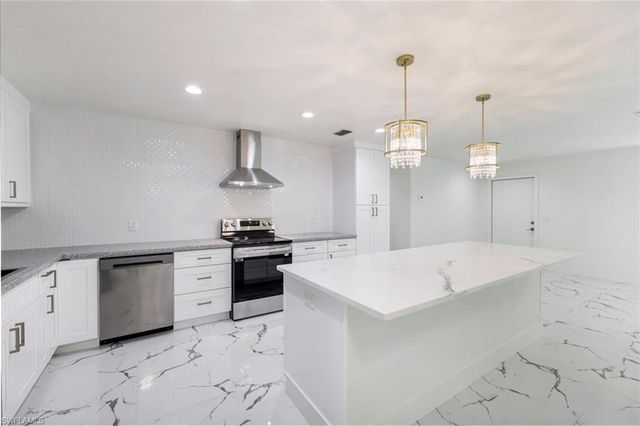 6031 Macbeth LN, Fort Myers, FL 33908