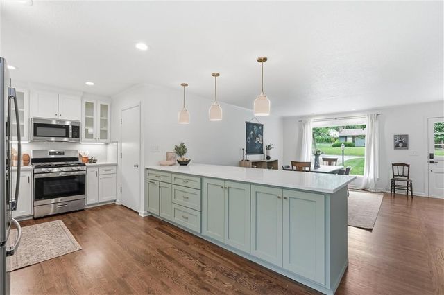 2309 W 104th Street, Leawood, KS 66206