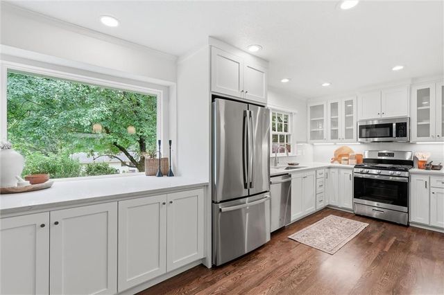2309 W 104th Street, Leawood, KS 66206