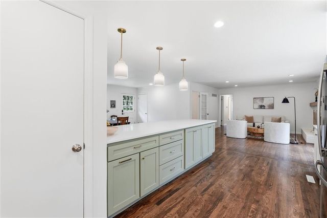 2309 W 104th Street, Leawood, KS 66206