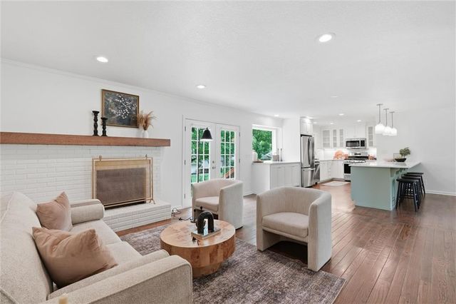 2309 W 104th Street, Leawood, KS 66206