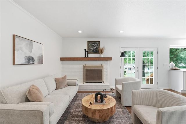 2309 W 104th Street, Leawood, KS 66206