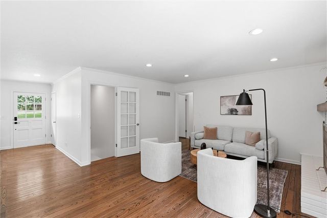 2309 W 104th Street, Leawood, KS 66206