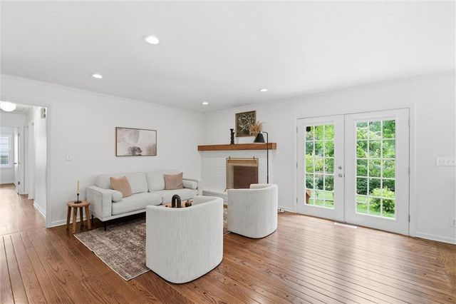 2309 W 104th Street, Leawood, KS 66206