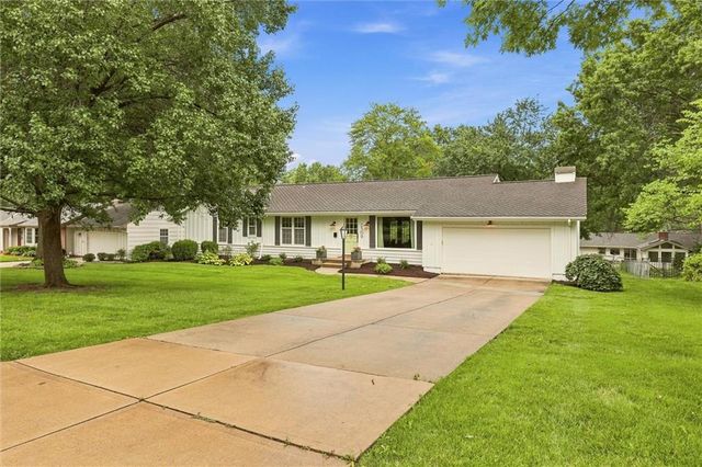 2309 W 104th Street, Leawood, KS 66206