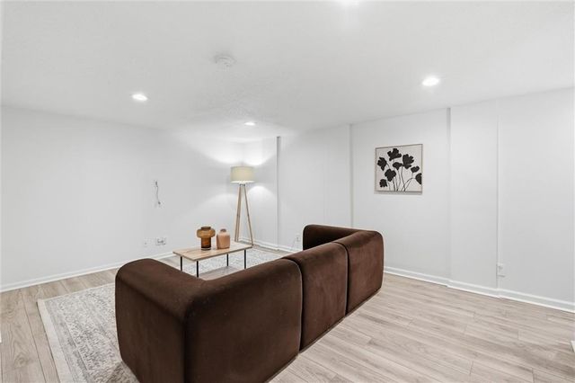 2309 W 104th Street, Leawood, KS 66206
