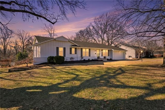 2309 W 104th Street, Leawood, KS 66206