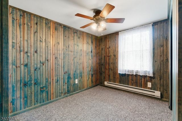 150 Rollins Trl, Hopatcong Boro, NJ 07843