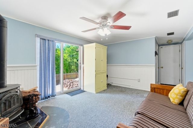 150 Rollins Trl, Hopatcong Boro, NJ 07843
