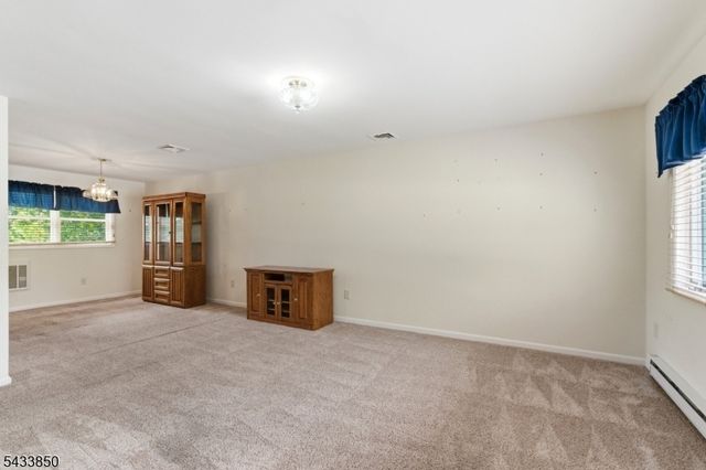 150 Rollins Trl, Hopatcong Boro, NJ 07843