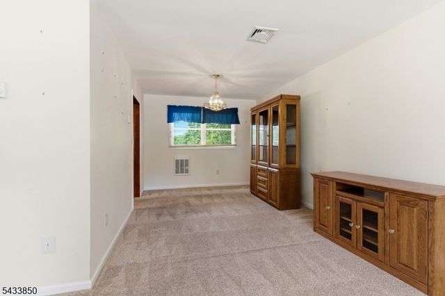 150 Rollins Trl, Hopatcong Boro, NJ 07843