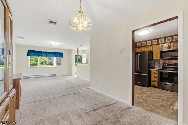 150 Rollins Trl, Hopatcong Boro, NJ 07843