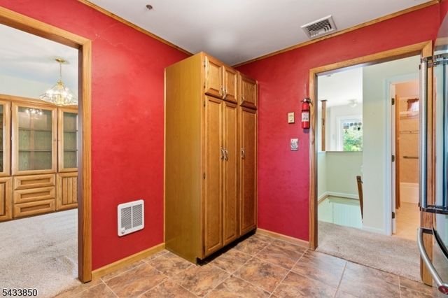 150 Rollins Trl, Hopatcong Boro, NJ 07843