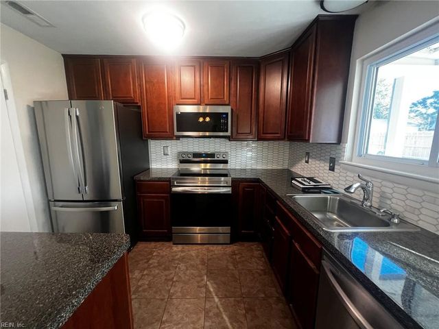 2741 Colonial DR, Suffolk, VA 23435
