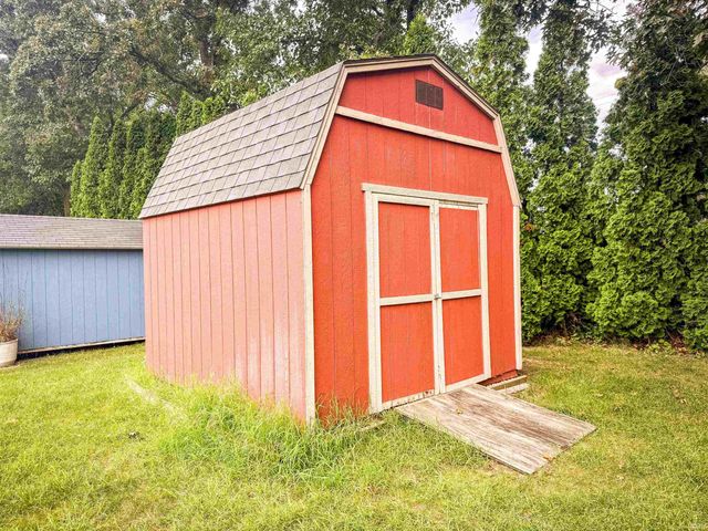 12261 Settlers Cove Court, Granger, IN 46530