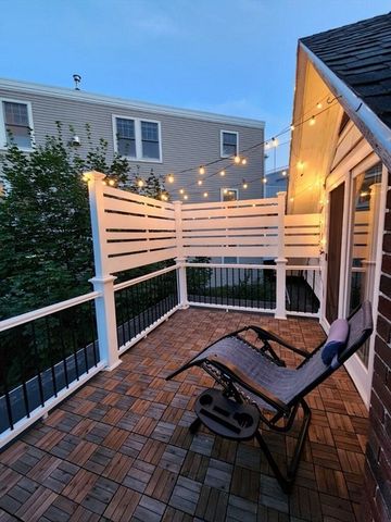 9 Parkwood Ter, Boston, MA 02130