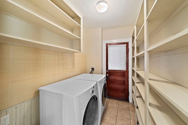 9 Parkwood Ter, Boston, MA 02130