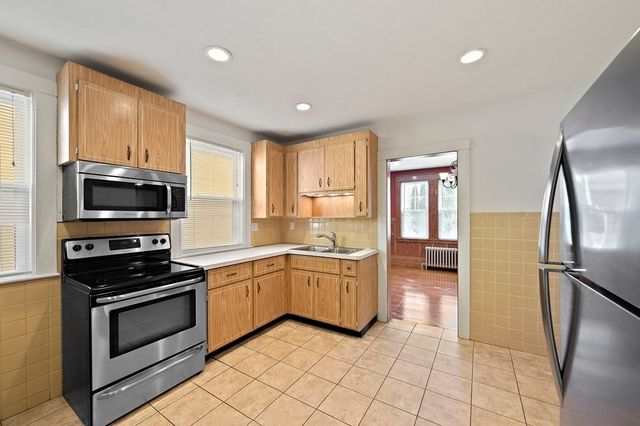 9 Parkwood Ter, Boston, MA 02130