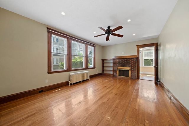 9 Parkwood Ter, Boston, MA 02130