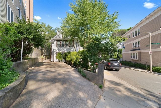 9 Parkwood Ter, Boston, MA 02130