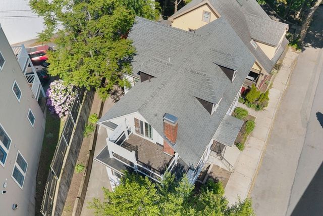 9 Parkwood Ter, Boston, MA 02130