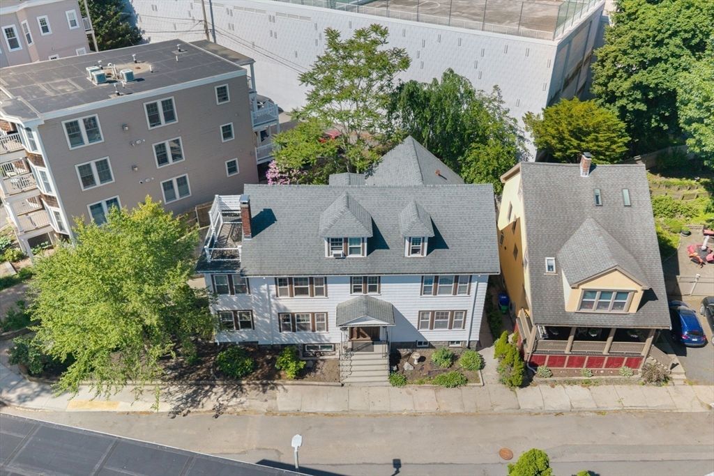 9 Parkwood Ter, Boston, MA 02130